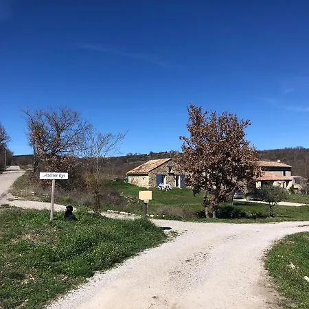 Mas Du 18e Siecle Au Calme Entoure De Champs De Lavandes * Pierrerue (Alpes-de-Haute-Provence)