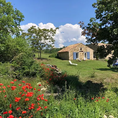 Casa de Férias Mas Du 18e Siecle Au Calme Entoure De Champs De Lavandes *