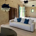 Vakantiehuis Mas Du 18e Siecle Au Calme Entoure De Champs De Lavandes *